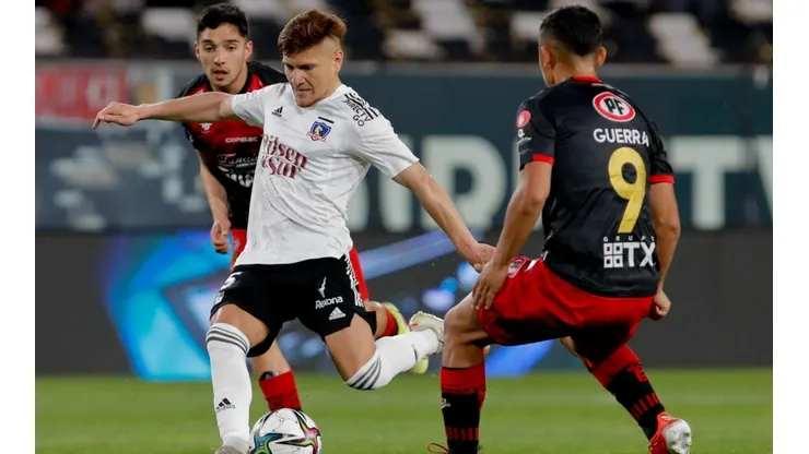 Colo Colo y Ñublense llegan empatados en el primer lugar.