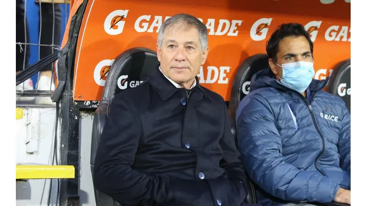 Holan quiere mejorar después del parón en el fútbol chileno.