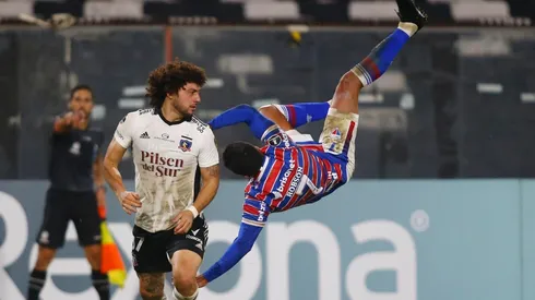 Falcón emula un combate de lucha libre en la derrota de Colo Colo.