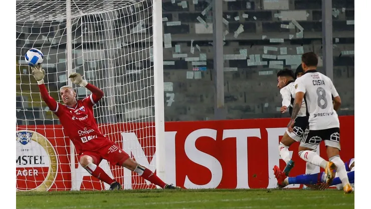 Colo Colo consigue el descuento antes del primer tiempo