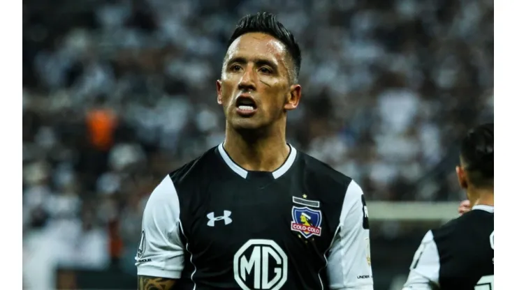 Lucas Barrios estuvo en el último Colo Colo que jugó octavos de final.