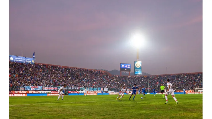 La U estira su renovación con Santa Laura y el Superclásico seguiría sin estadio definido.