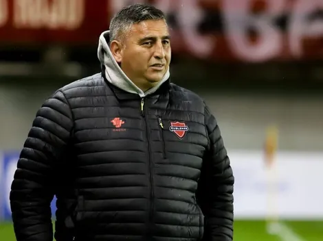 El DT de Ñublense ya piensa en el duelo con Colo Colo y lo llena de flores