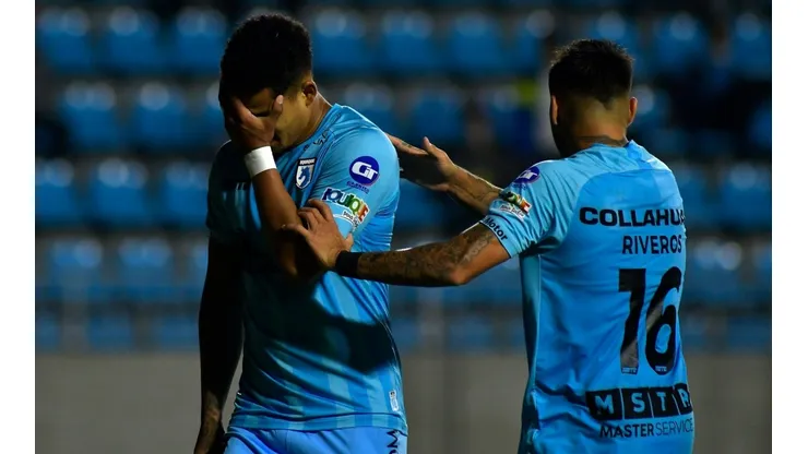 Iquique anuncia acciones legales contra quienes atacaron el bus del equipo.