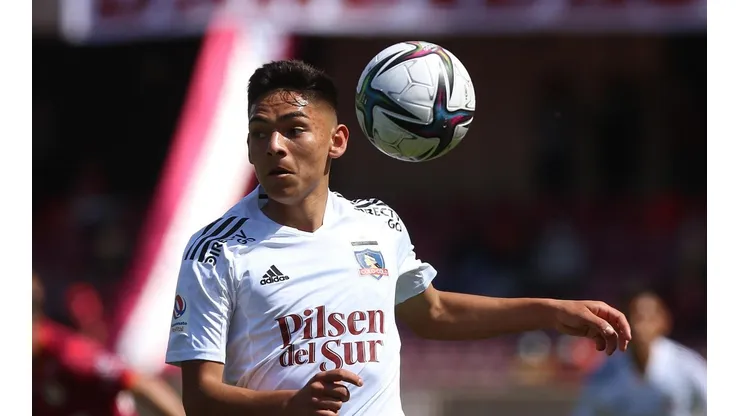 Joan Cruz sigue sin aparecer en los partidos de Colo Colo.