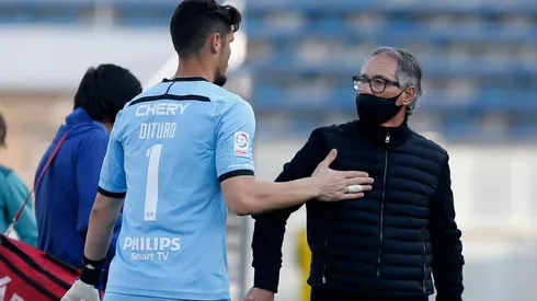 Holan quiere a Dituro en la UC, pero no es una opción fácil de concretar.