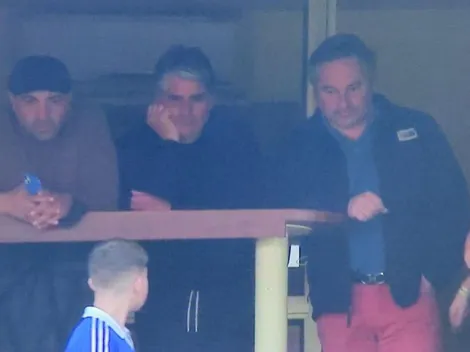 López está presente en Santa Laura viendo el partido entre la U y Huachipato