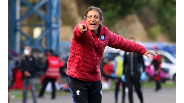 Mario Salas comenta la opción de entrenadores chilenos a La Roja y realiza crítica a la ANFP