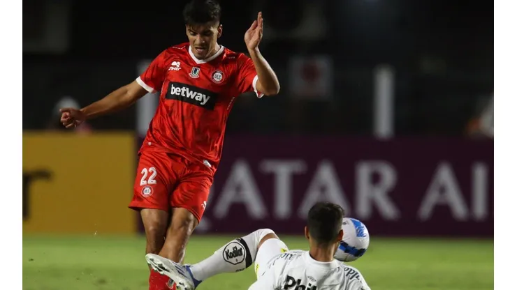 Unión La Calera pierde ante Santos en un un injusto partido