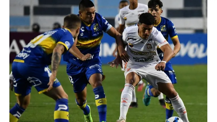 Everton se hizo fuerte en Perú venciendo a Ayacucho