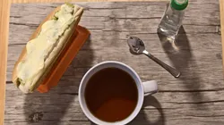 El completo es un plato que se puede servir en cualquier momento del día.