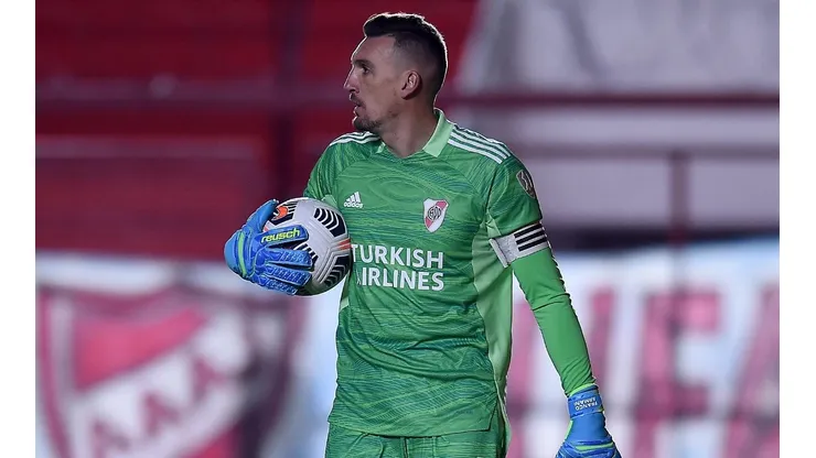 Franco Armani será una de las bajas sensibles de River ante Colo Colo.