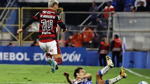 Flamengo y Universidad Católica se enfrentan en la fase de grupos de la Copa Libertadores en Brasil.