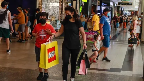 ¿Está abierto el comercio y los supermercados este 21 de mayo?