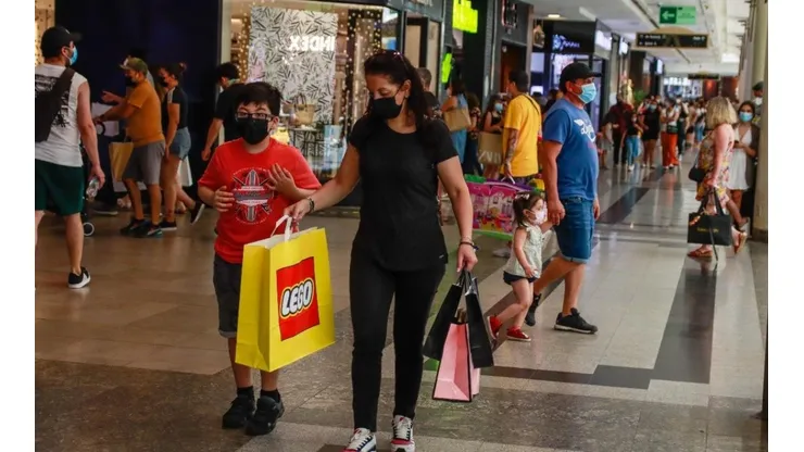 ¿Está abierto el comercio y los supermercados este 21 de mayo?