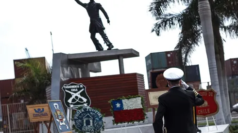 Ceremonia de rendición de honores por el Combate Naval de Iquique en la ciudad de Arica