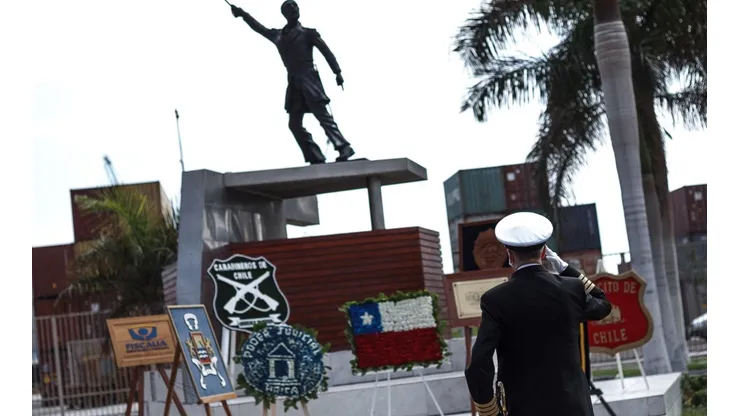Ceremonia de rendición de honores por el Combate Naval de Iquique en la ciudad de Arica