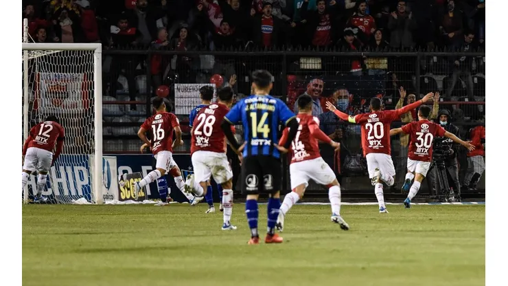 Ñublense dio el golpe como visita y se prende en la parte alta