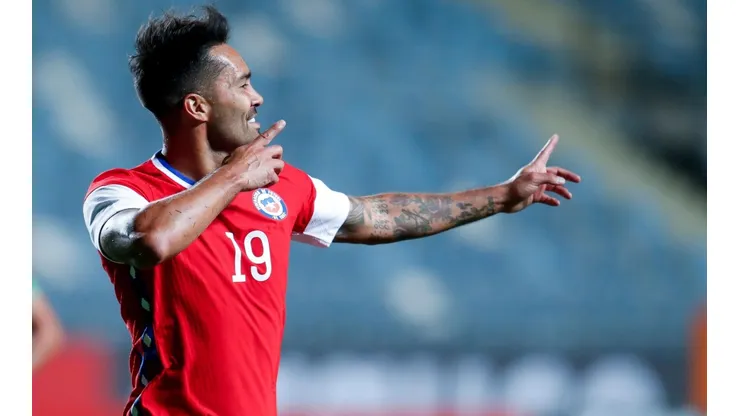 Luis Jiménez aclara que los jugadores no van a la selección chilena por plata