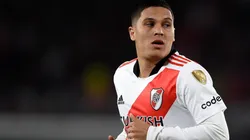 El Muñeco Gallardo celebra el retorno del volante creativo.