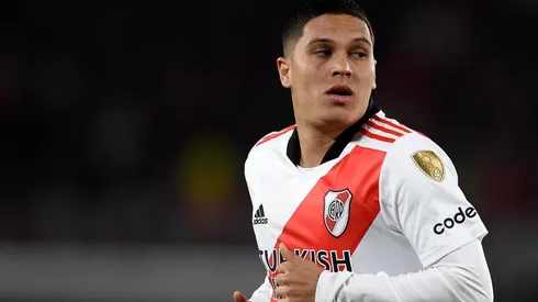 El Muñeco Gallardo celebra el retorno del volante creativo.