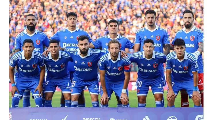 Los 11 Azules que saltan al terreno de juego para enfrentar a Los Ruletos.