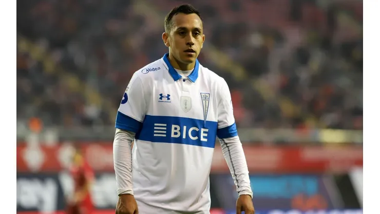 Orellana quiere ganarse un puesto de titular con Holan al mando.