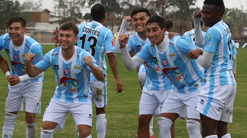 Magallanes se lo da vuelta a Melipilla y sigue a paso firme en busca del ascenso.