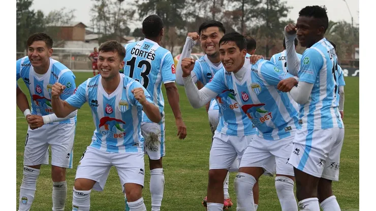 Magallanes se lo da vuelta a Melipilla y sigue a paso firme en busca del ascenso.