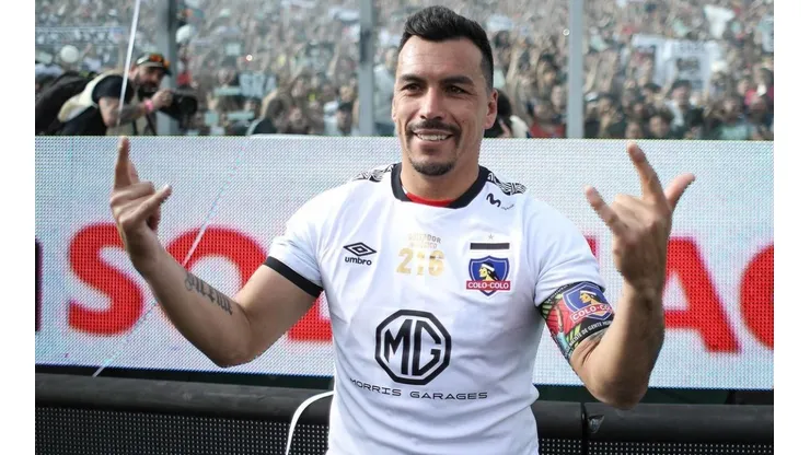 Paredes desmiente su retiro y se refiere al duelo ante el club de sus amores