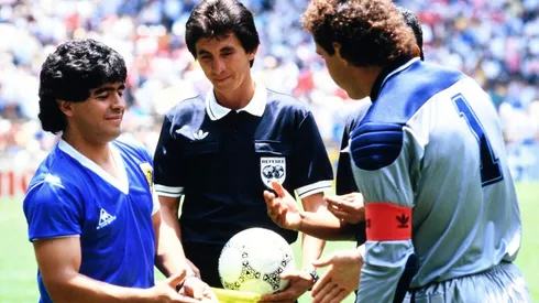 Peter Shilton furioso con la subasta de la camiseta de Maradona