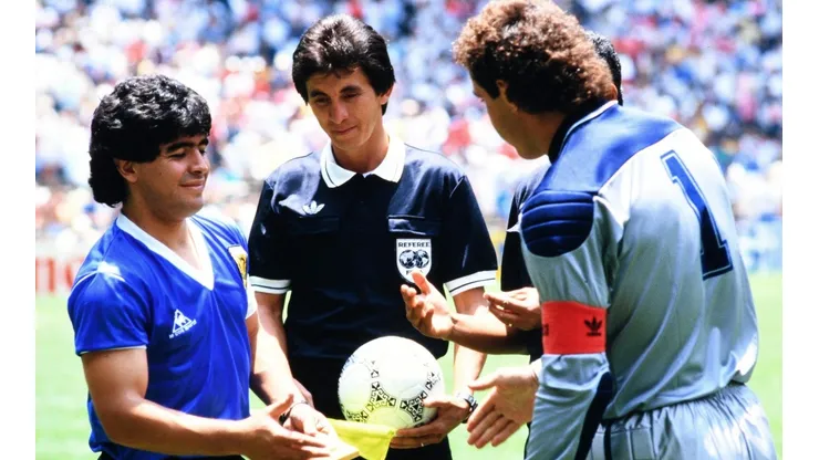Peter Shilton furioso con la subasta de la camiseta de Maradona