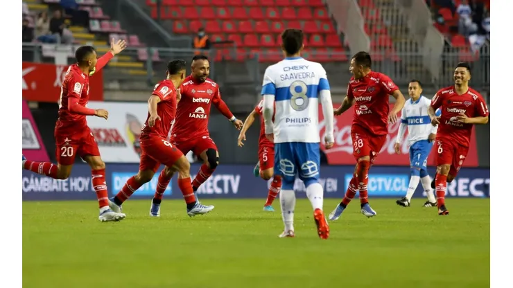 Ñublense alcanza la cima del Campeonato Nacional