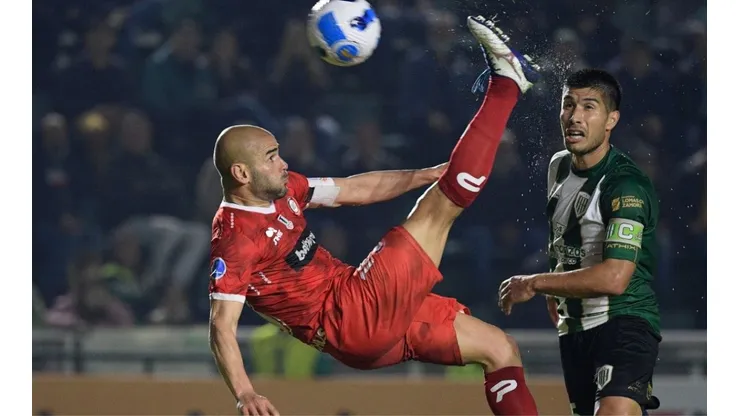 Sebastián Sáez anotó un golazo para darle el triunfo a Unión La Calera