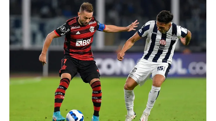 El empate entre ambos elencos deja con vida a la UC en la Libertadores.