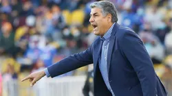 Santiago Escobar se fue de Chile en silencio