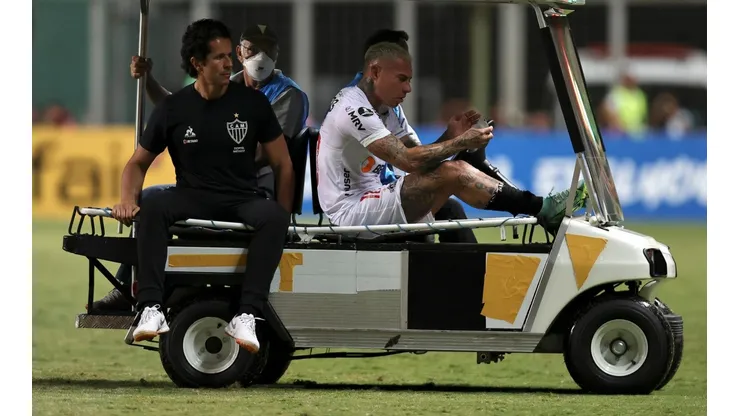 Vargas sale lesionado en victoria del Atlético Mineiro sobre el América MG.