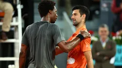 El serbio derrotó por 18° partido consecutivo al francés en el circuito