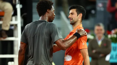 El serbio derrotó por 18° partido consecutivo al francés en el circuito