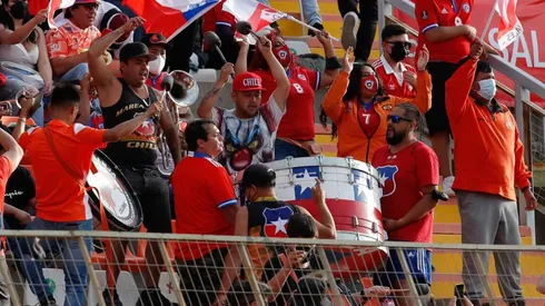 La Roja sufre con el mal comportamiento de los hinchas.