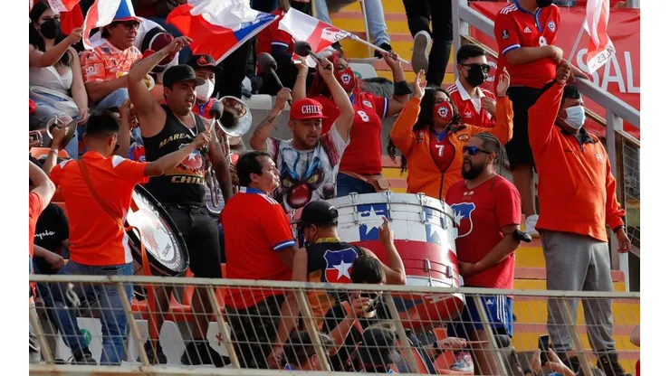 La Roja sufre con el mal comportamiento de los hinchas.
