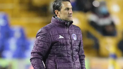 Beñat San José se baja de la carrera por ser entrenador de la U