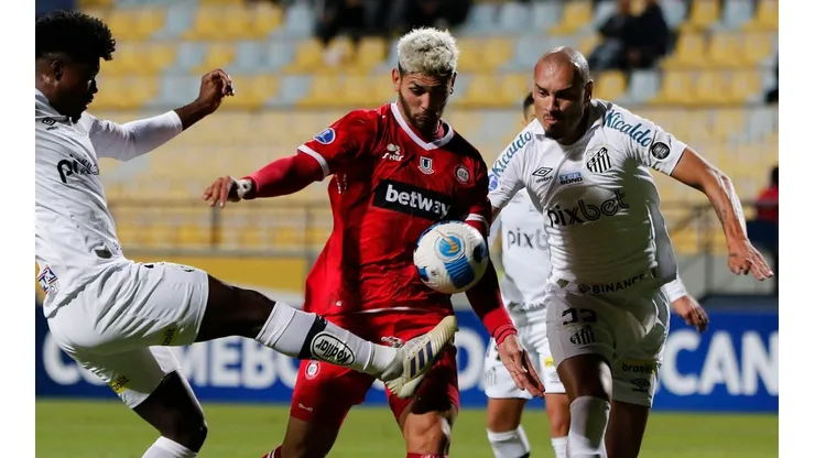 La Calera continúa como líder en Sudamericana pese a igualar con Santos.