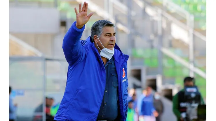 Escobar dejaría de ser el DT de la U