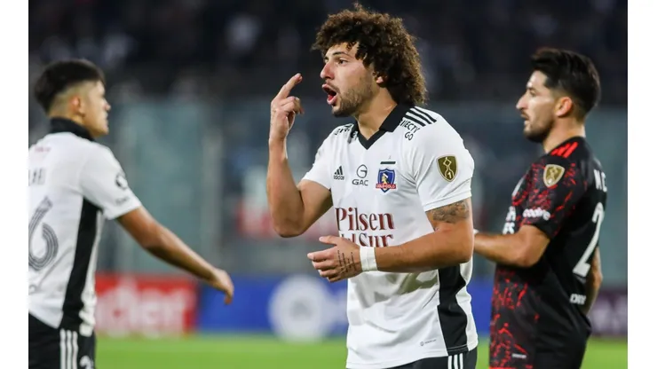 Falcón culpa al árbitro de la derrota de Colo Colo frente a River.