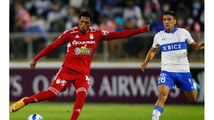 La UC venció a Sporting Cristal en la primera ronda de la Fase de Grupos en un polémico duelo