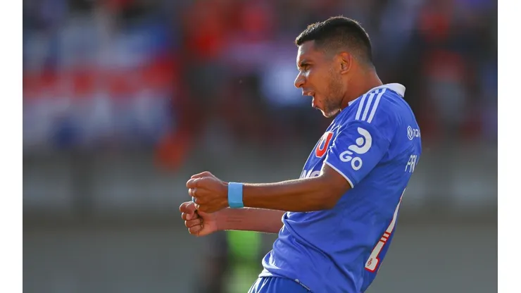El Romántico Viajero celebra el retorno de su goleador.