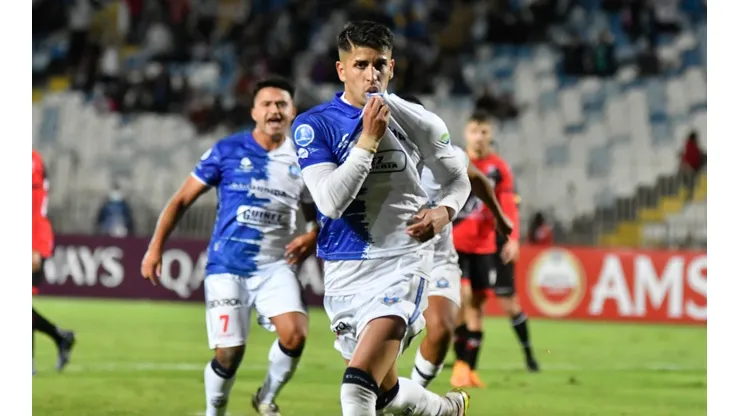 Antofagasta se mete en la lucha de la Sudamericana con triunfo sobre Goianiense.