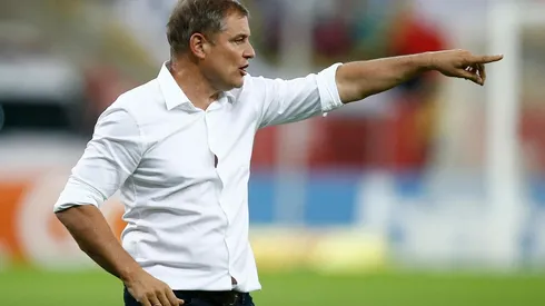 El entrenador Charrúa sería la primera opción de la UC