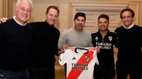 El Matador acompaña la delegación de River en su paso por nuestro país.